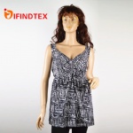 Ladies knitted dress, with jersey and chemical lace